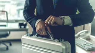 資金繰り改善にはファクリングがおすすめ！資金繰りを悪化させる原因も解説